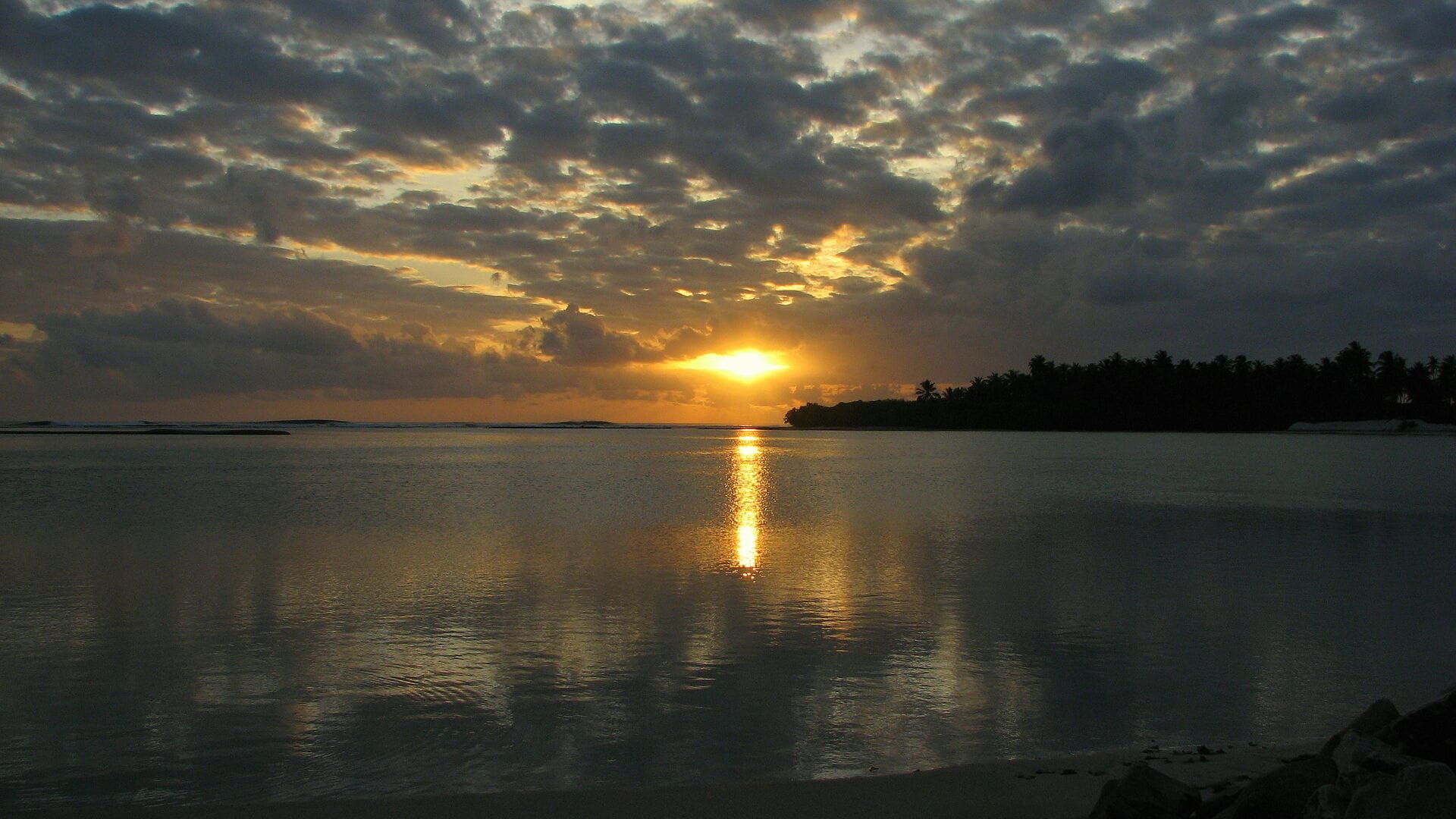ފަޅުމަތިން އިރުއޮއްސުން